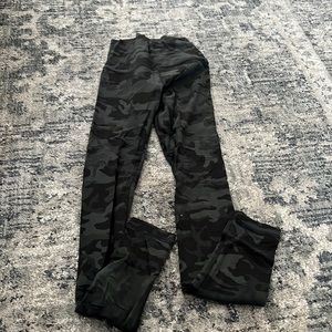 Camo lululemon leggings EUC